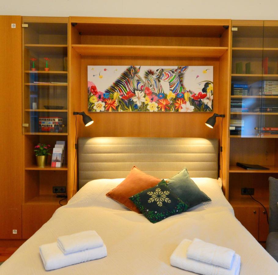 Charming With Balcony In Hip & Trendy Margareten 비엔나 외부 사진